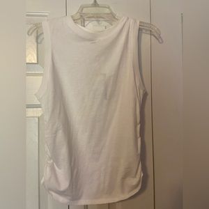 Women’s white tank size S